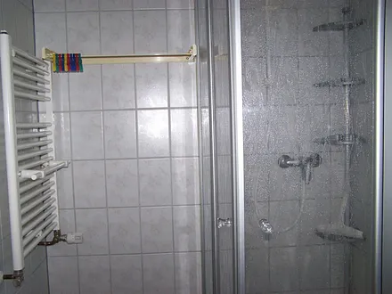 Handtücher können auch unter einer Überdachung im Aussenbereich getrocknet werden