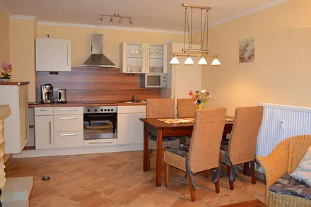 Wohnraum mit Küchenzeile