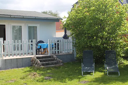 Rückansicht mit Terasse