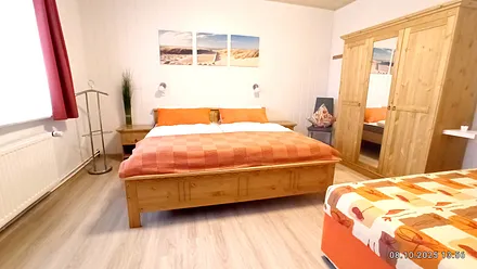 im Schlafzimmer