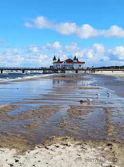 Seebrücke nach einem Sturm