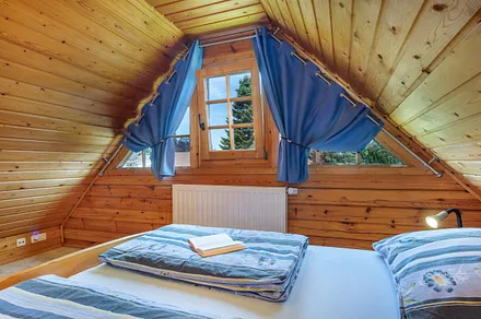 Schlafzimmer 2 mit Doppelbett.