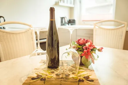 Flasche Wein zur Begrüßung