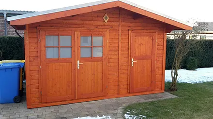 Der Fahrradschuppen für die Gäste (Tür links)