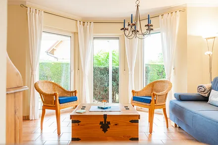 Erker mit großen Fenstern