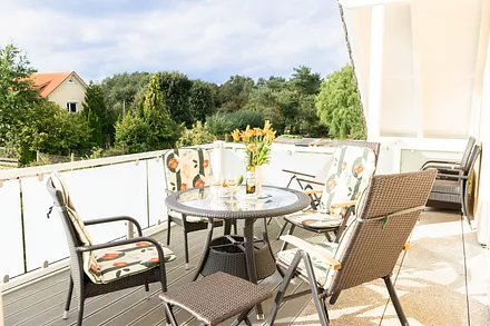 Balkon (Sonne von Vormittags bis Abend)