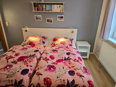 Leselektüre für einen Regentag ist auch genügend vorhanden.