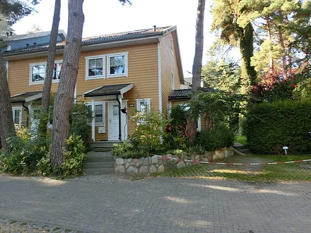 Eingangsbereich mit Parkplätzen Ferienhaus Tabea