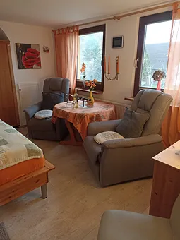 Blick von der Küche in den Wohn/Schlafraum