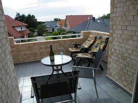Balkon 12 m²,  halbüberdacht