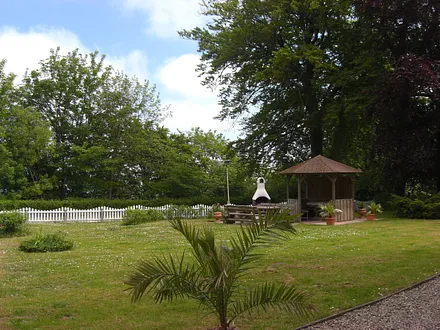 Garten mit Grillplatz  