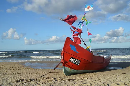 Fischerboot am Strand von Ahlbeck