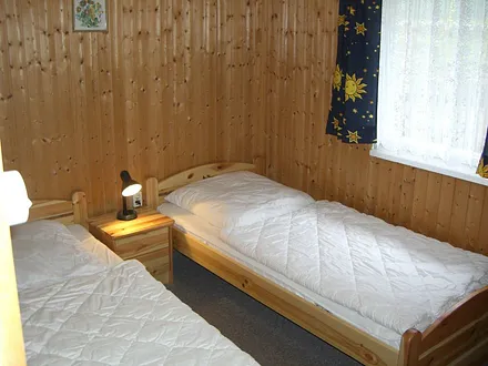 Schlafzimmer mit 2 Einzelbetten
