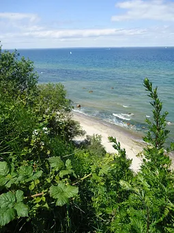Von der Steilküste aus haben Sie ein traumhaften Blick auf die Ostsee. 