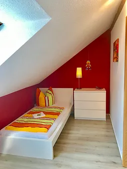 2. Schlafbereich - 1 Bett von 3