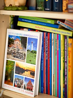 Kleine Bibliothek für die Kleinen und Großen