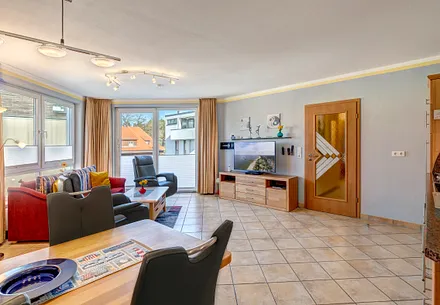 Große Fensterfronten bieten viel Licht