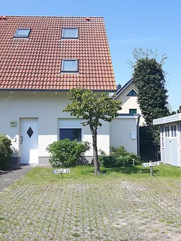 Hauseingang/Stellplatz/Fahrradschuppen