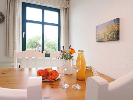 Platz für alle - gerne stellen wir einen Hochstuhl dazu