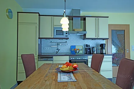 Essplatz mit Küchenzeile