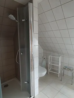 Bad mit Dusche & WC