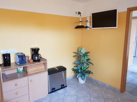 Alles was man braucht,sowie Sat-TV und DVD in HD,  2019 neu !!!