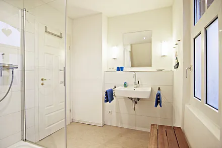 Modernes Tageslichtbad