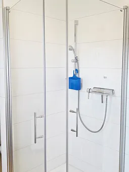 ... mit Dusche