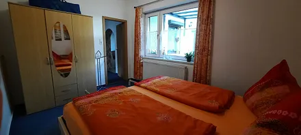 1.Schlafzimmer mit 3türigem Keiderschrank