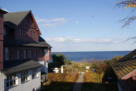Ausblick auf den Großen Seehof und das Meer