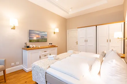 Schlafzimmer mit Doppebett