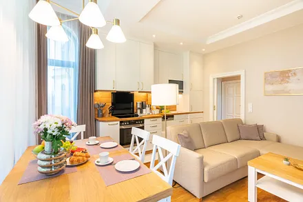 Wohn-, Ess- und Kochbereich