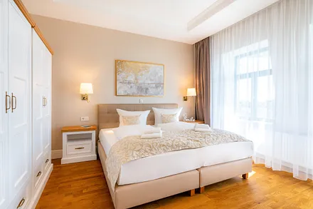 1. Schlafzimmer mit Doppelbett