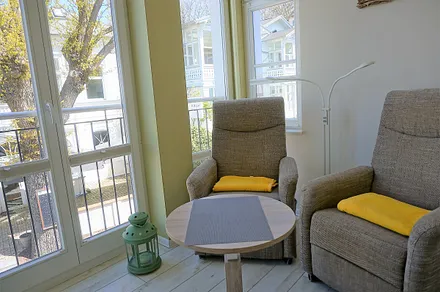 Veranda mit Relaxsesseln, Liegefunktion