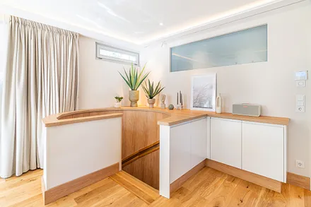 Treppe von der Küche zum Gartengeschoss 