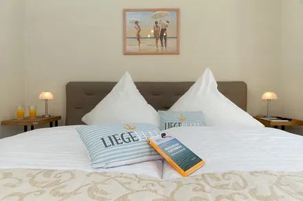 Schlafzimmer mit Doppelbett