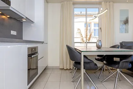 Küche mit Essbereich