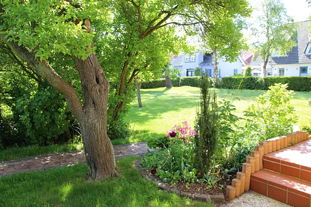 Wohnungseingang / Parkplatz 