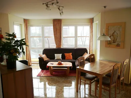 Wohnzimmer mit Essecke