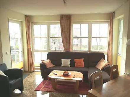 Wohnzimmer mit Ausziehcouch