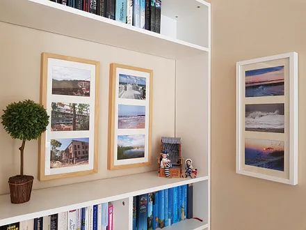 Bücher und Spieleregal