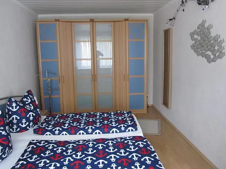 Schlafzimmer mit Doppelbett