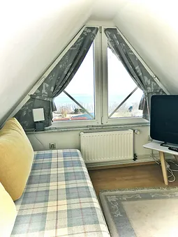 Lesezimmer mit Meerblick im DG (auch als 5.+6. Schlafmöglichkeit nutzbar)