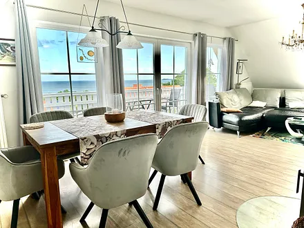 Wohn - Essbereich mit Kaminofen