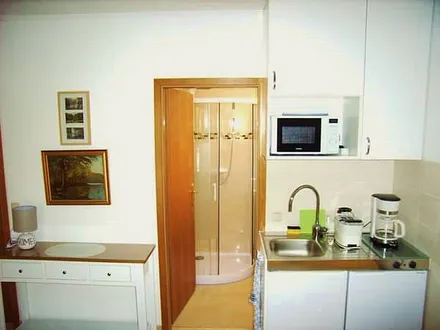 Sideboard, Duschbad, Pantry-Küche