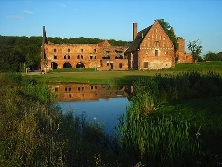 Ruine Wirtschaftsgebäude Münster Doberan