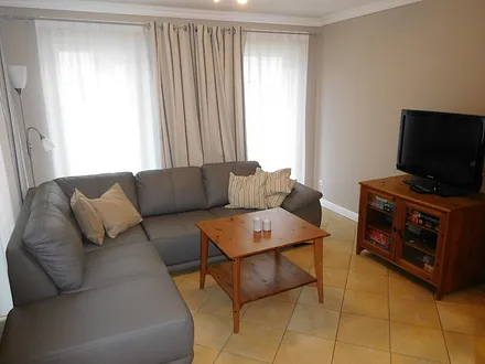 Fernseher und Couchecke