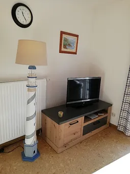 Leuchtturmstehlampe im Wohnbereich