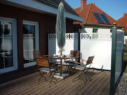 Südseite mit Terrasse