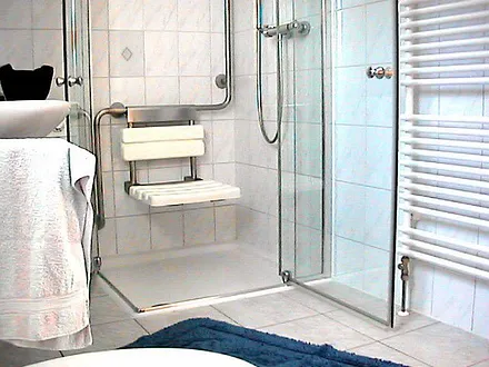 Behindertengerechtes Bad im Erdgeschoss